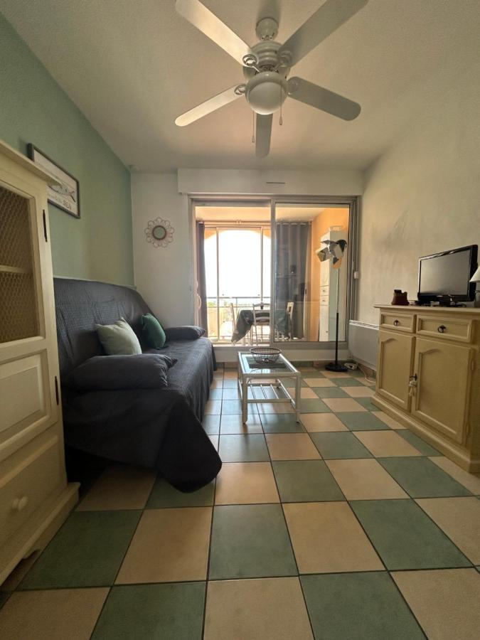 Studio Vue Mer Situe A Cote De La Plage Quartier Des Quilles Sete Exterior photo